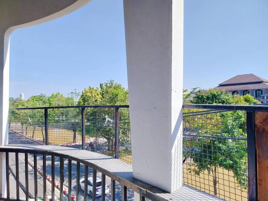 Апартаменты Private1Bed#Cityview#Aircon#Cozy Чиангмай Экстерьер фото